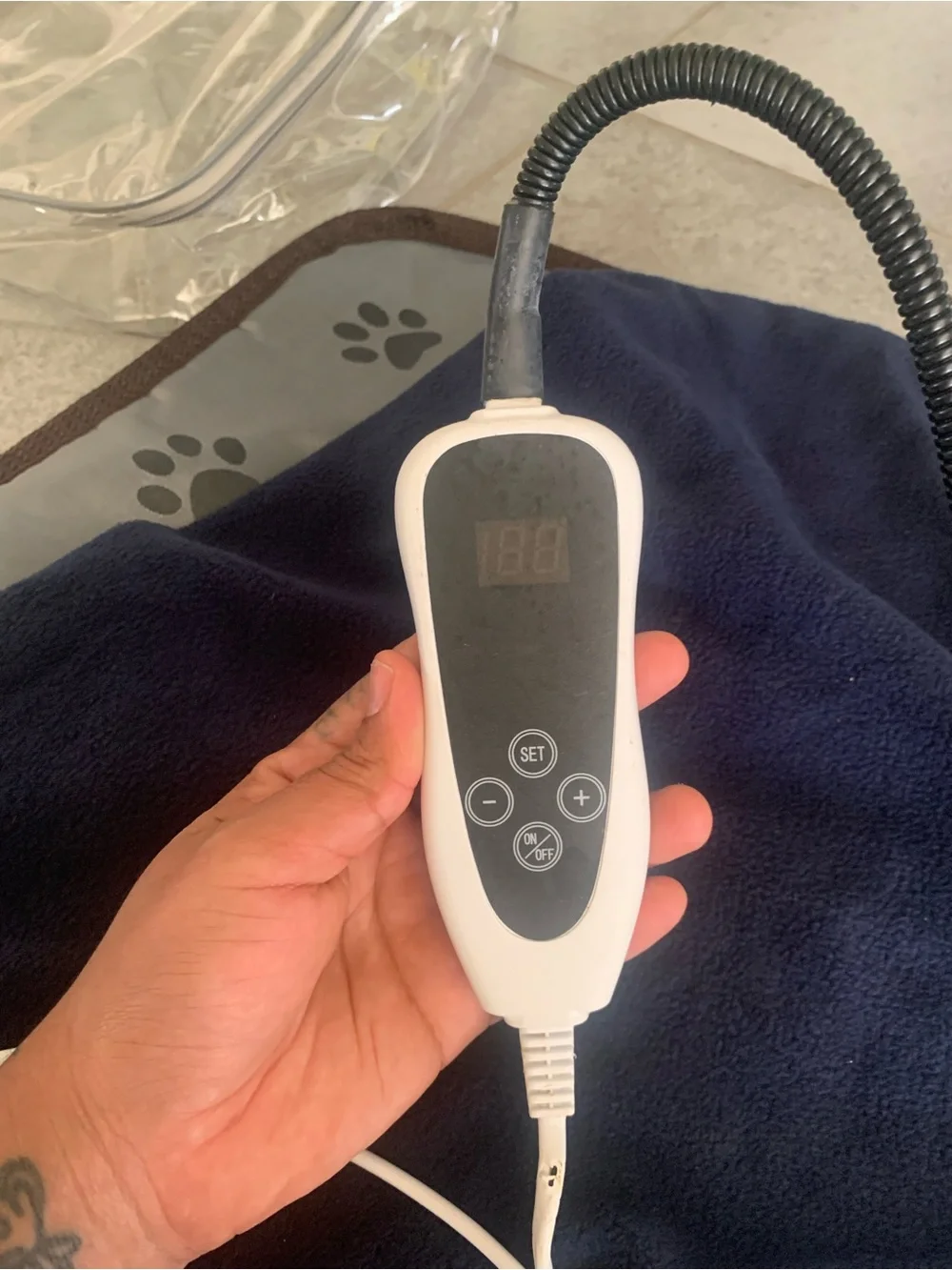 Pet Heating Pad with Paw Print Design - Gra - Picture 13 of 15